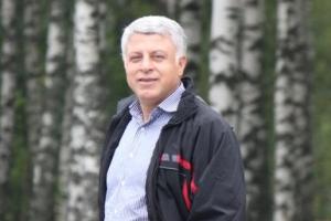 دولت روحانی بدون شناسنامهترين دولت در سیاست داخلی است/ هيچکس به اندازه احمدی نژاد علاقهمند به رابطه با آمريكا نبود